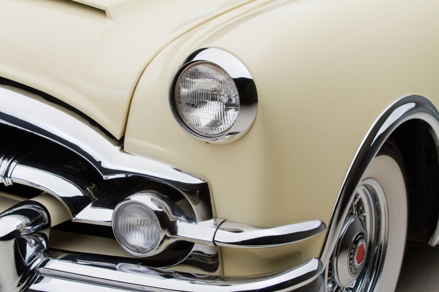  Packard Caribbean Convertible White 1953 года  (фото 10 из 19)